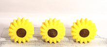 Load image into Gallery viewer, Sunflower Bath Bomb
