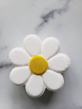 Load image into Gallery viewer, Daisy Bath Bomb
